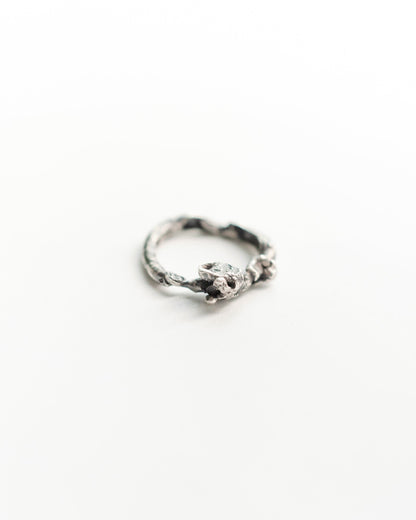 anello in argento materico unisex