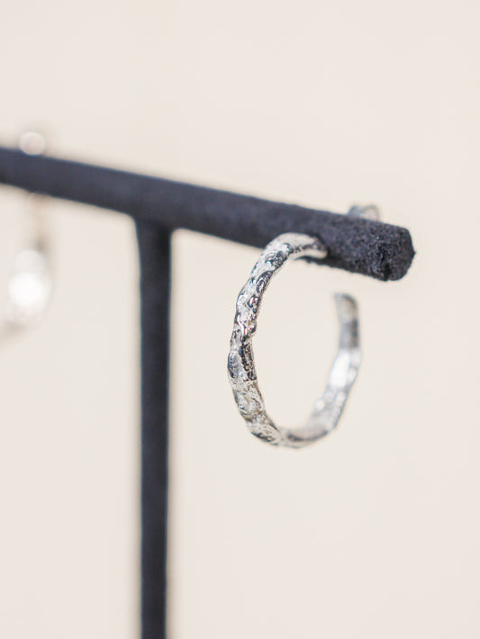 Medium hoop earrings