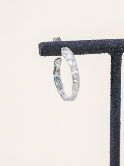 Medium hoop earrings